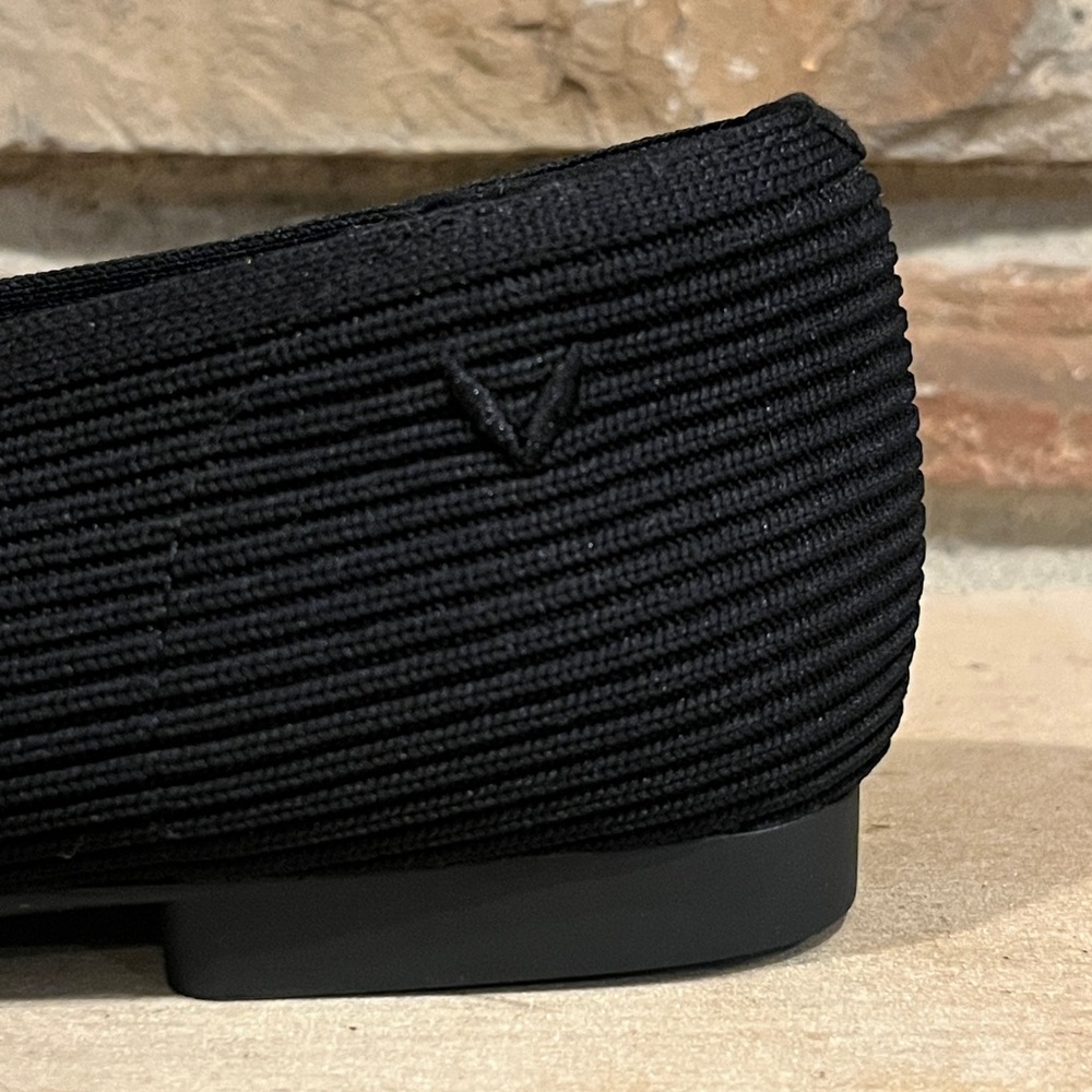VIVAIA Lightweight Black V-Cut Square Toe Knit Flats - Picture 5 of 10